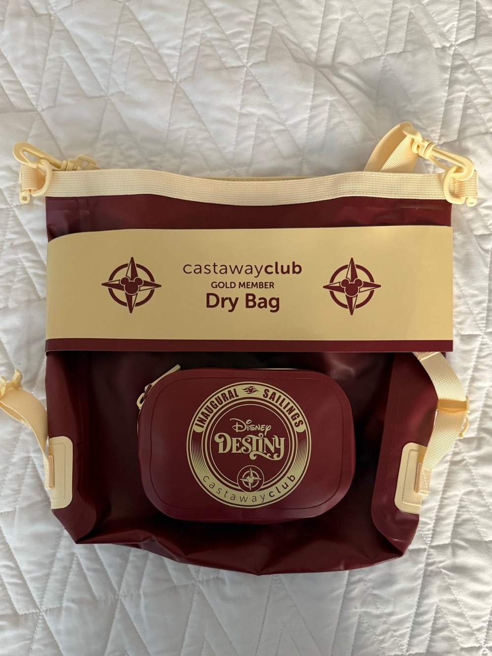 DCL Disney Destiny Inaugural Sailings Castaway Club wet/dry bag Crossbody NWT
